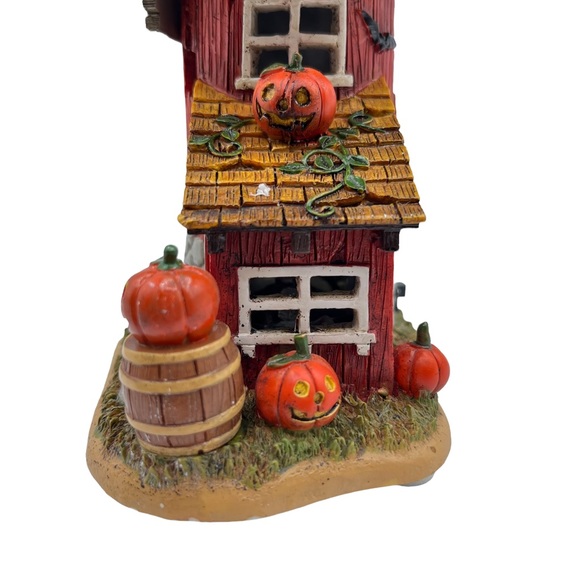 Hawthorne Village Disney Halloween Harvest Village Lighted Goofy's Spooky Silo - Picture 7 of 14